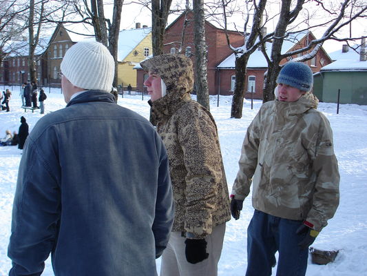 Klikka vaatamaks tissuuruses pilti