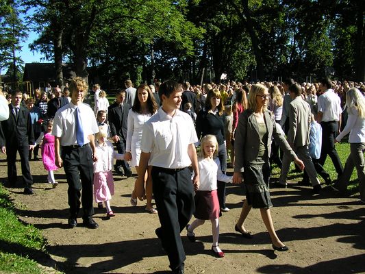 Klikka vaatamaks tissuuruses pilti