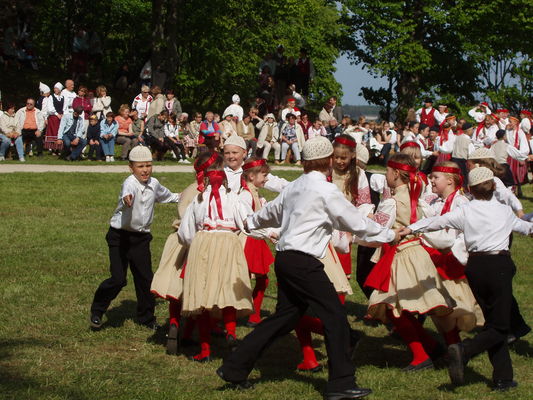 Klikka vaatamaks tissuuruses pilti