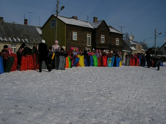 Klikka vaatamaks tissuuruses pilti