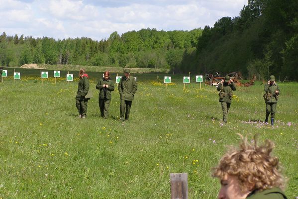 Klikka vaatamaks tissuuruses pilti