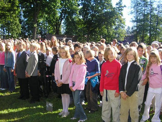 Klikka vaatamaks tissuuruses pilti