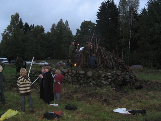 Klikka vaatamaks tissuuruses pilti